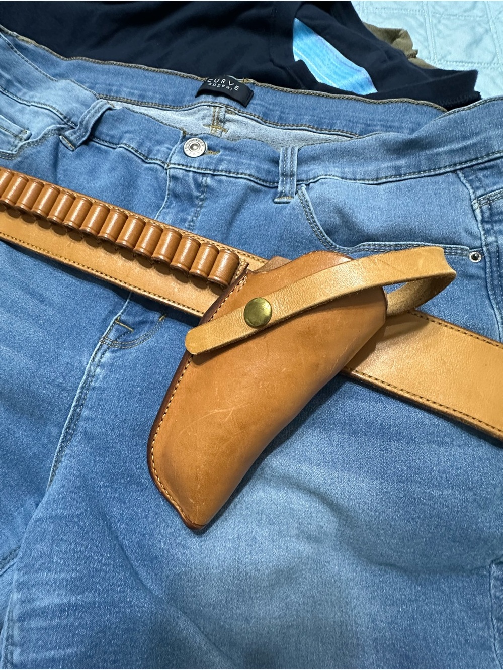 Leather gun and bullet Belt/holster — Classic Carry Holster